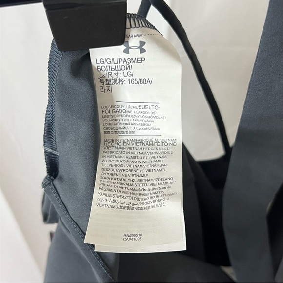 NWT's Under Armour Heat Gear Women's Black Keyhole Back Exercise Tank, Large - Picture 2 of 6